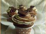 Mini cupcakes bi-couleur avec coeurs en chocolat