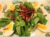 Salade composée automnale : mâche, lardons, oeuf
