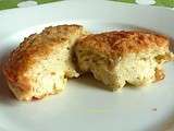 Moelleux au fromage de chèvre et au pesto