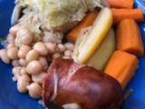Potée au chou, carottes, haricots frais de Paimpol et saucisse de Morteau