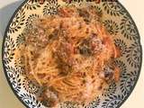 Spaghettis aux saucisses et à la sauce tomate façon Cyril Lignac
