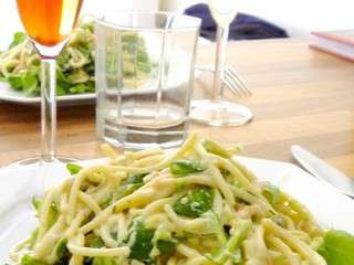 Salade de pates au saumon fumé, avocat et aneth