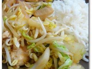 Wok de Chou Chinois et Poulet