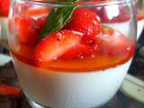 Panna cotta aux fraises, coulis mangue-abricot
