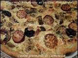 Pizza au thym, champignons et saucisse Montbéliard