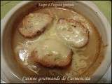 Soupe à l'oignon gratinée