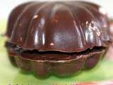 Coquilles de chocolat noir au coeur de bavaroise à la fraise