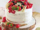 Layer cake vanille-fruits rouges