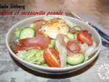 Salade iceberg, speck et mozzarella pannée