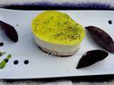 Bavarois citron vert - chocolat sur lit de meringue