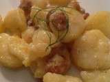 Salade de pomme de terre tiède aux crevettes grises épicées