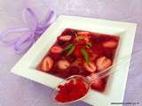 Soupe de fraises et framboises au poivron confit