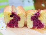Petits lapins de Pâques dans un cake