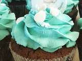 Jolie décoration pour d'excellents cupcakes faits à 4 mains
http://www.latabledeclara.fr/2017/11/cupcakes-reines-des-neiges-8.html
#foodblogger #latabledeclara #cupcakes #reinedesneiges #youdoit #dolce