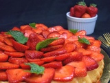 Tarte génoise compotée de rhubarbe et fraises