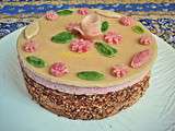 Gâteau d'anniversaire amande-praliné, mousse fraise, mascarpone à la meringue italienne, pâte d'amande faite maison