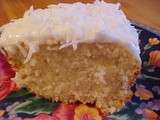 Gâteau à la vanille Viviane et son glaçage crémeux à la noix de coco