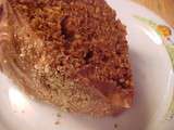 Gâteau aux noisettes et au chocolat, glaçage crémeux au chocolat