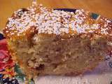 Gâteau aux pommes, aux raisins secs et aux noix de Grenoble