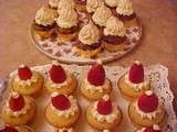 Menu 6 services:Crème de poireaux/vin blanc,galette de crabe/aïoli/lime,sorbet litchis,dinde bavaroise,cupcakes chapeaux père noël et cupcakes brownies