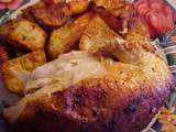 Poulet et pommes de terre assaisonnés rôtis au four