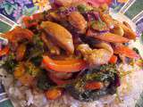 Poulet tahini aux canneberges, amandes, épinards et poivron