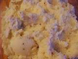 Purée de pommes de terre à l'ail confit et au parmesan