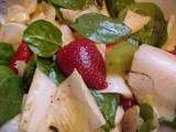 Salade d'épinards, d'endives,de fraises et de raisins