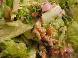 Salade  romaine et  noix de Grenoble, vinaigrette délicieuse