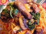 Sauté de veau aux champignons et épinards sur spaghetti sauce marinara