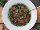 Caldo verde végétarien, soupe portugaise au kale et au « chorizo »