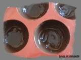 Spheres chocolat noir mousse aux framboises