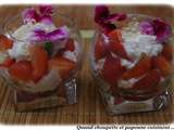 Verrines de fraises, chantilly et perles de yuzu