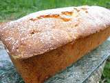 Cake aux poires et sa sauce au caramel beurre salé