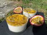 Panna cotta au lait de coco et fruits de la passion