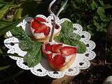 Amandines aux fraises....et sirop de rose
