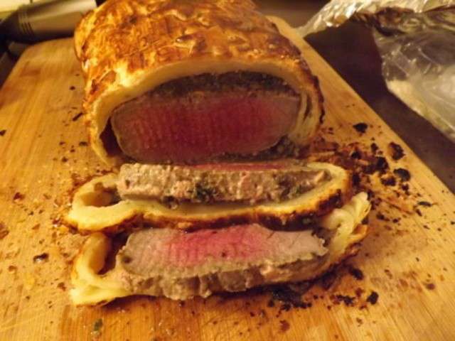 filet-de-boeuf-en-croute-champignons-et-foie-gras.640x480.jpg