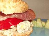 Bagels au carré frais, jambon cru et poivron rouge