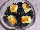 Faux caviar, blanc de seiche au pavot bleu jus de piment Coréen
