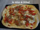 Pizza au thon, poivron et mozzarella