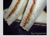 Sandwich beurre de cacahuètes - gelée de framboises