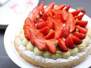 Tarte aux fraises pistaches (Dacquoise)