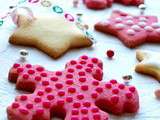 Biscuits de Noël en rose et blanc