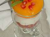 Mousse légère au citron, coulis de kaki et grenade