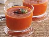 Soupe glacée de tomates fraîches au pistou