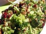 Salade de brocoli, canneberges et amandes