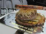 Hamburger sur pain de campagne toasté