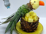 Perroquet dans un ananas