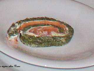 Bûche salée au saumon fumé et aux épinards