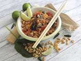 Vermicelles de riz sautées aux protéines de soja, épinards & duo de poivrons façon pad thaï